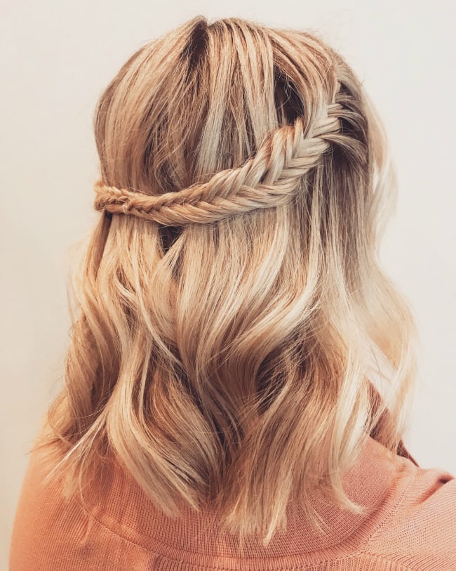 5 easy wedding hairstyles for short hair that aren't boring or mumsy.