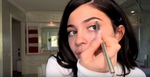 Kylie Jenners 39 Step Everyday Makeup Routine Is Insane