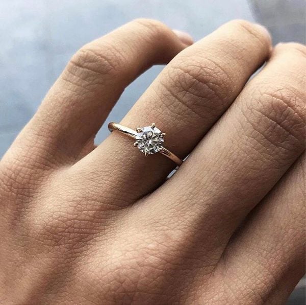 Solitaire diamond ring