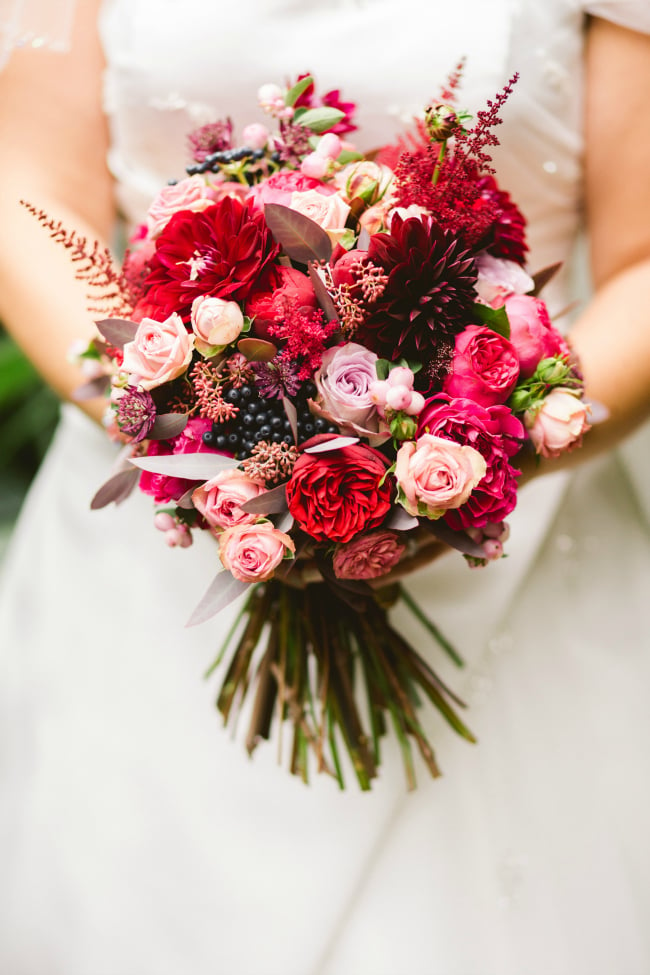 How To Choose Wedding Flowers For The Month You Re Getting Married In