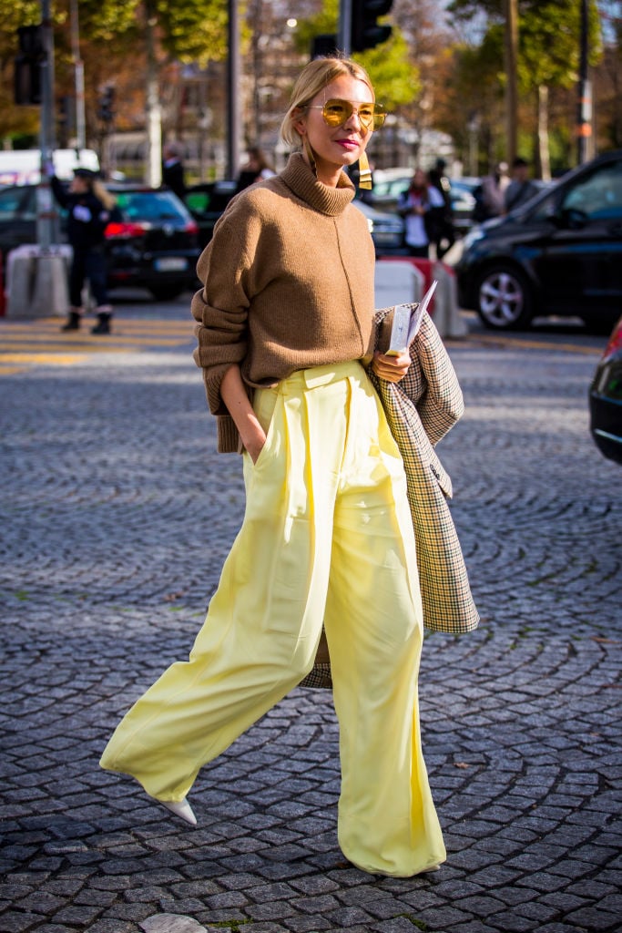 The French Tuck How to do the French tuck shirt trick from Queer Eye.