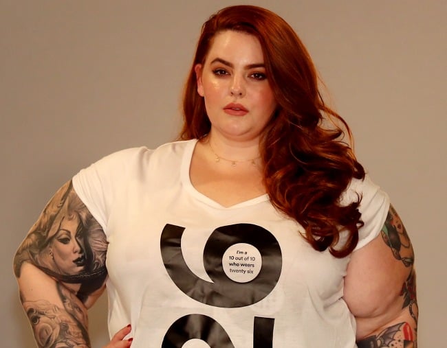 Facebook bans picture of plus-sized model Tess Holliday in a bikini