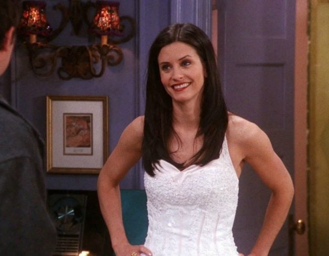 the-annoying-mistake-friends-made-with-monica-s-wedding-dress