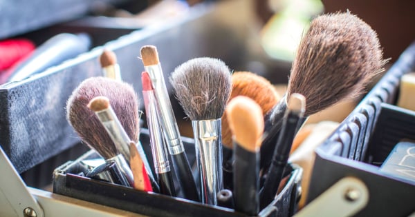 How to clean makeup brushes in minutes, because you just have to.