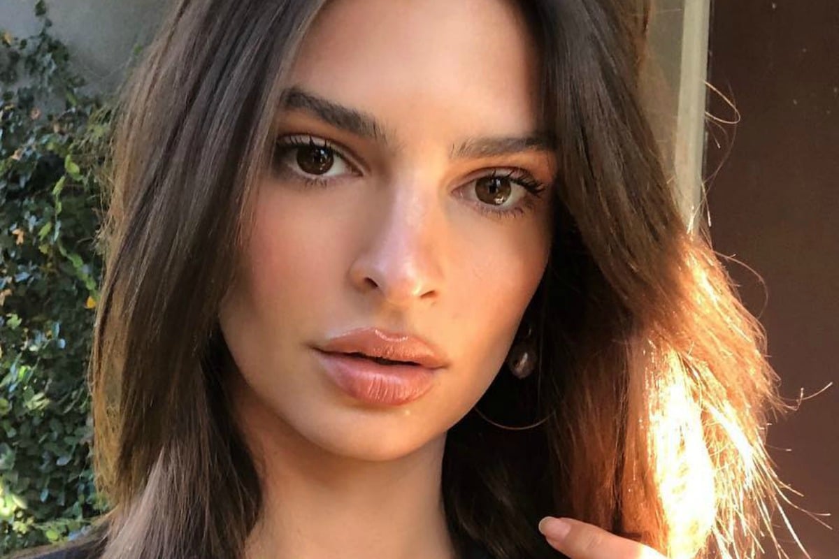Emily Ratajkowski strips completely naked and shows her 