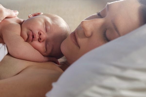 benefits of cosleeping newborns