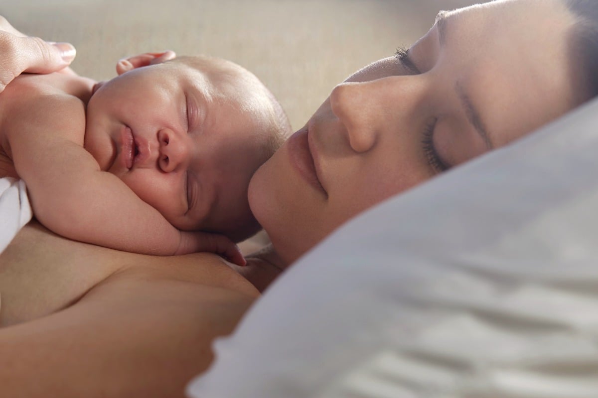 Two mums share their real experiences with the benefits of cosleeping.