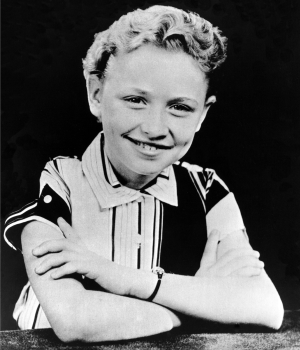 dolly parton childhood