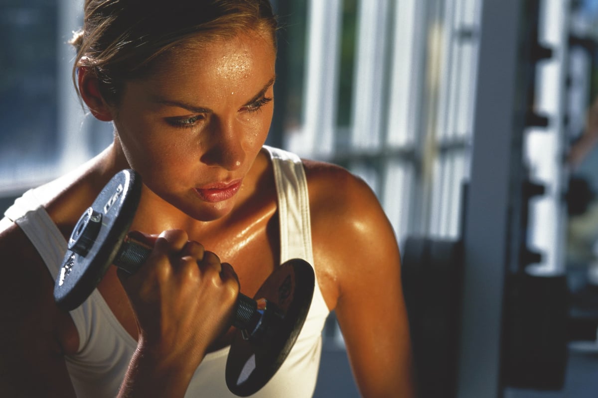 Gym worse. Вечерняя тренировка. Тренировка вечером. Фитнес вечером. Спорт по вечерам.