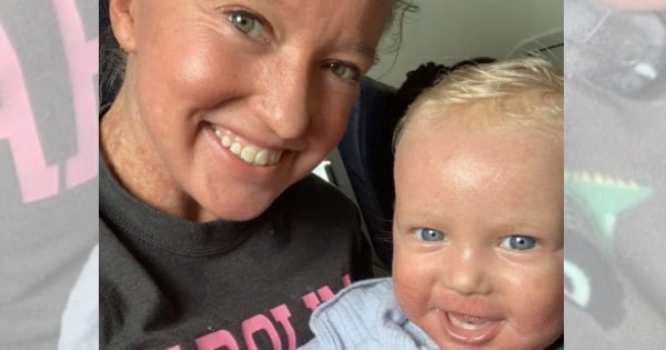 Baby with ichthyosis removed from plane due to skin's appearance.