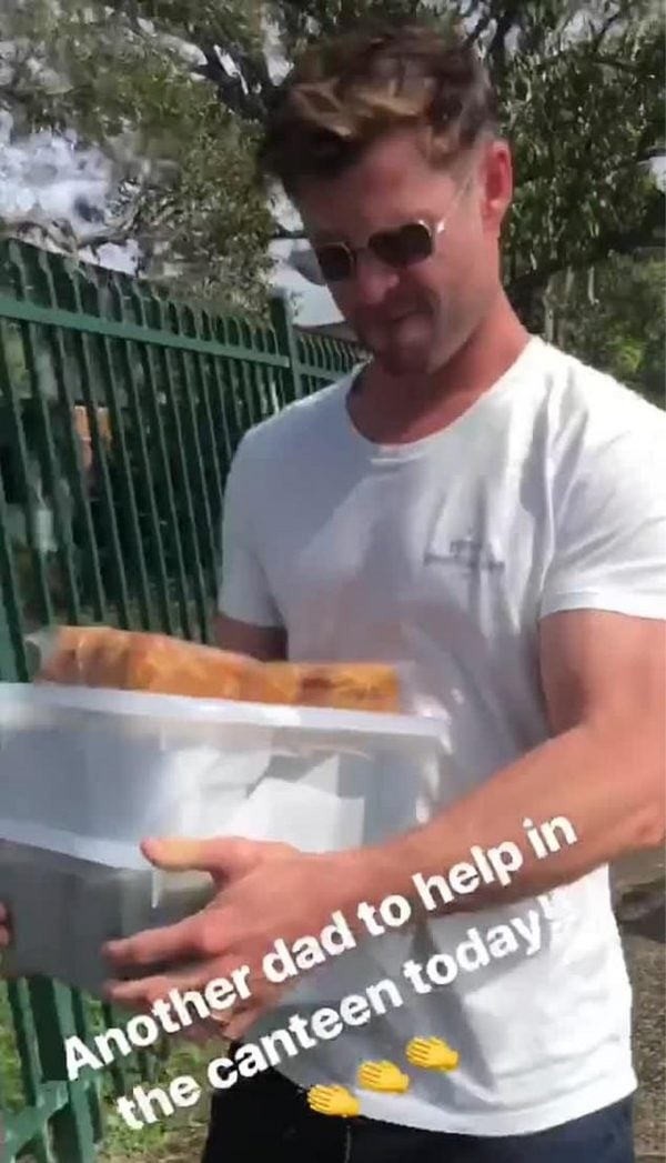 chris hemsworth byron bay