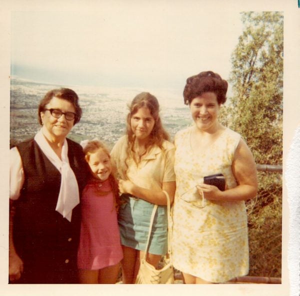 c_1973.__Mt_Keira_Lookout