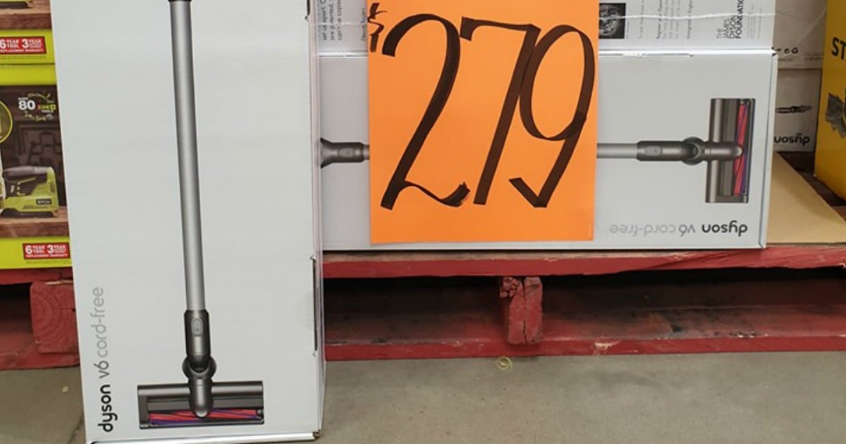 The Bunnings Dyson stick vacuum that will only cost you 279