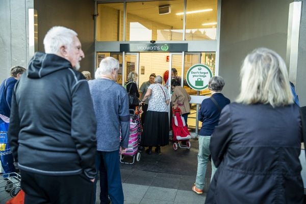 Supermarkets Introduce Special Shopping Hours For Elderly And Disadvantaged Amid Coronavirus Crisis